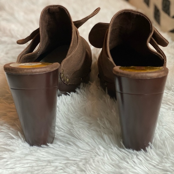 Kensie Girl Brown Clogs - Picture 3 of 4